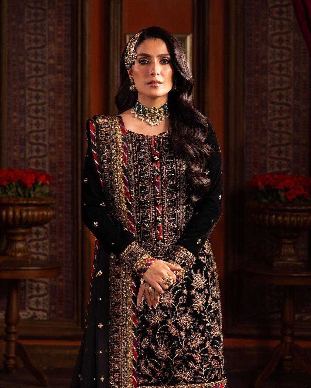 Velvet Embroidery Ladies Silk Party Wear Zari Work Suit