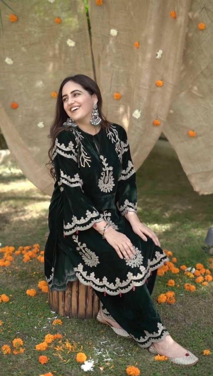 Kashmiri Velvet Embroidery Ladies Silk Black Suit