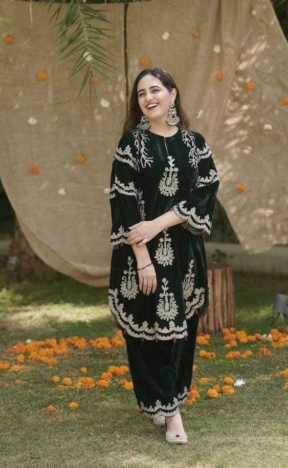 Kashmiri Velvet Embroidery Ladies Silk Black Suit