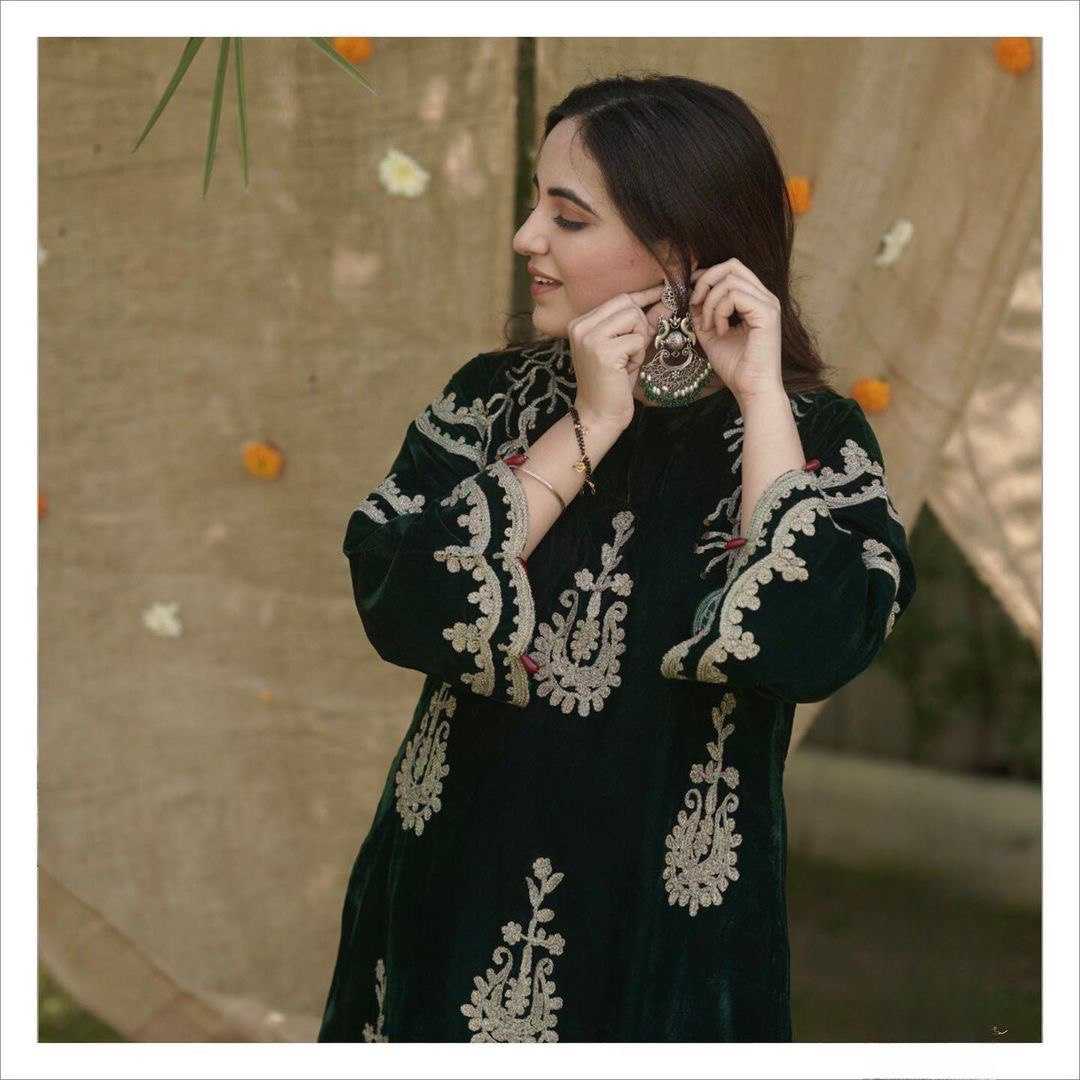 Kashmiri Velvet Embroidery Ladies Silk Black Suit