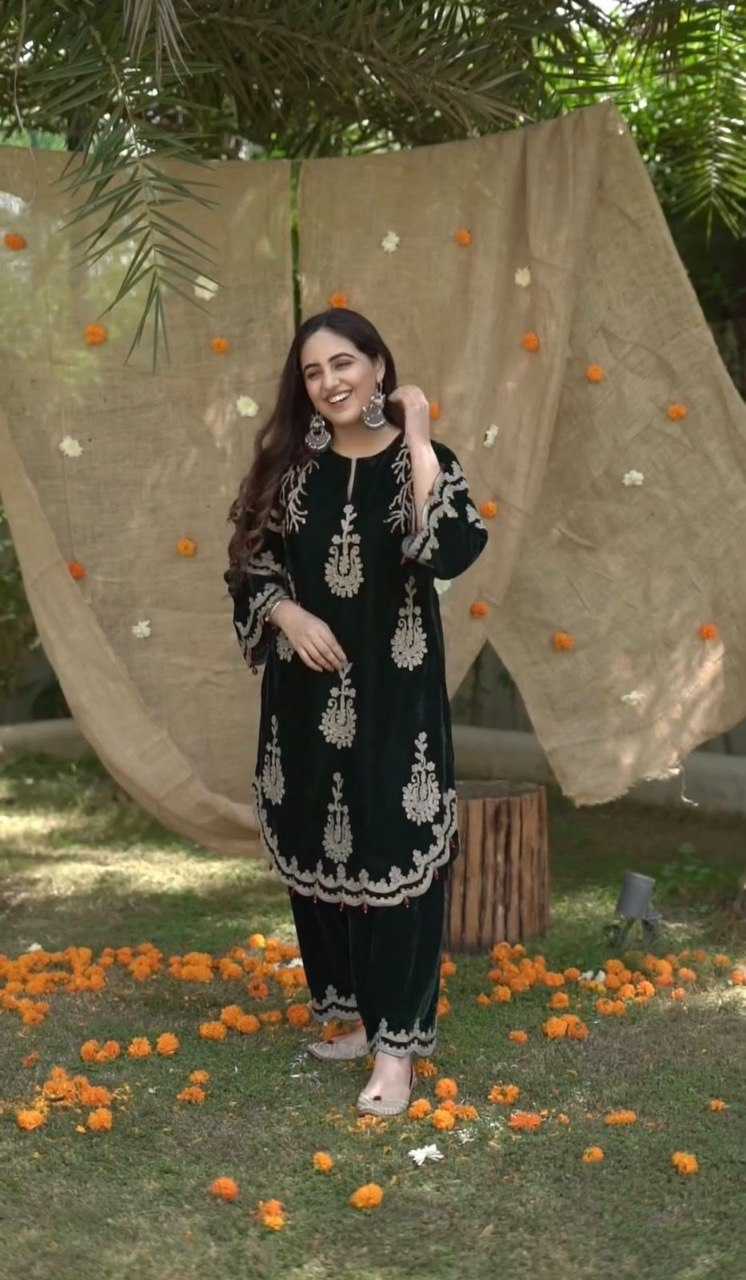 Kashmiri Velvet Embroidery Ladies Silk Black Suit