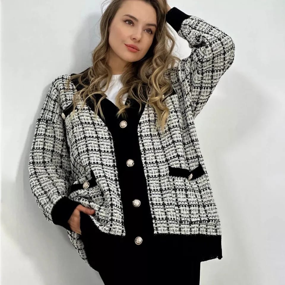 Checked Oversize Chunky Wool Knit Tweed Cardigan With Gold Buttons