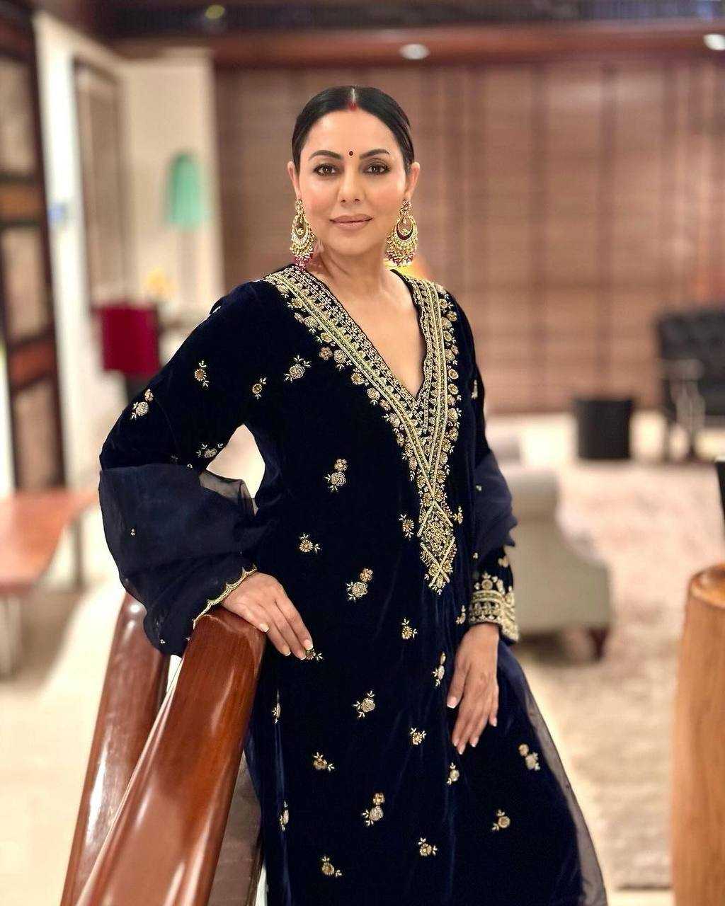 Kashmiri Velvet Embroidery Georgette Zari Work Suit