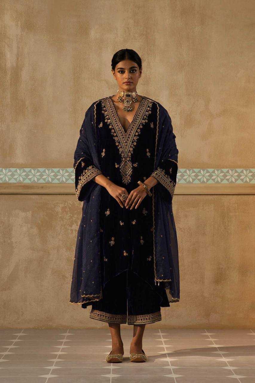 Kashmiri Velvet Embroidery Georgette Zari Work Suit