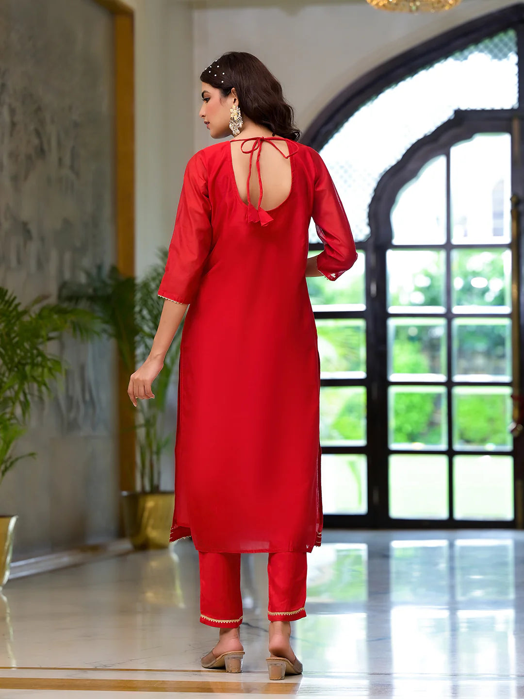 Sartaj Red Embroidered Chanderi Silk Kurta pants with Banarashi Dupatta